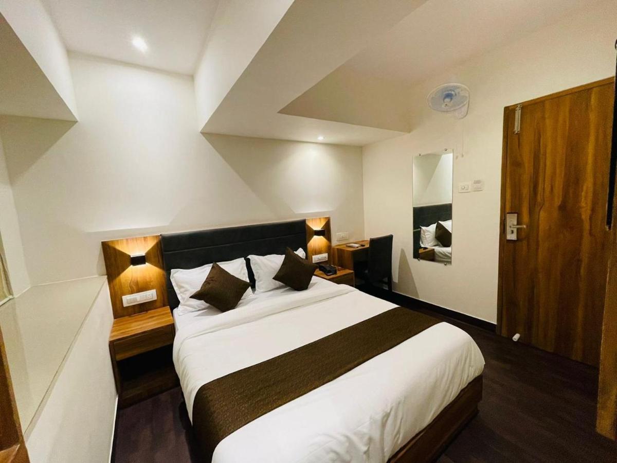 Hotel Hilton Suites มุมไบ ภายนอก รูปภาพ
